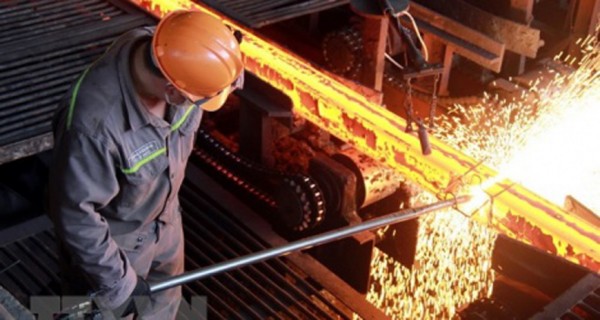 Doanh nghiệp thép không gỉ lại rối bời